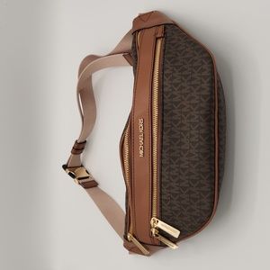 🚨Michael Kors🚨 Belt Bag